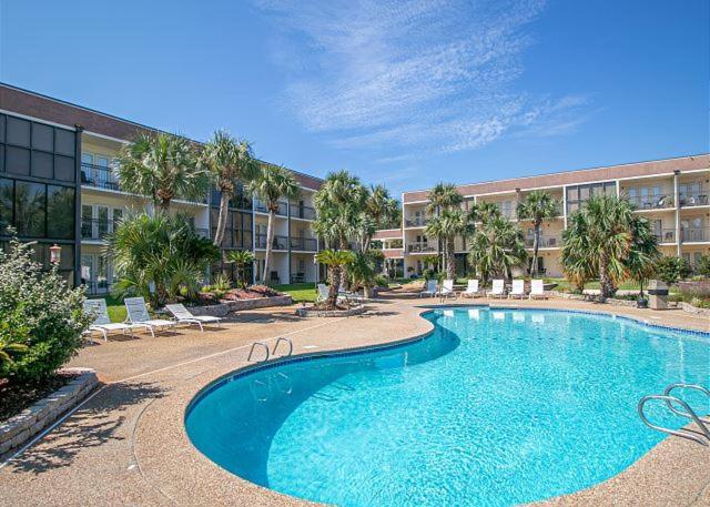 Fun 2 Bed/2 Bath Condo With Pool On Biloxi Beach Bagian luar foto