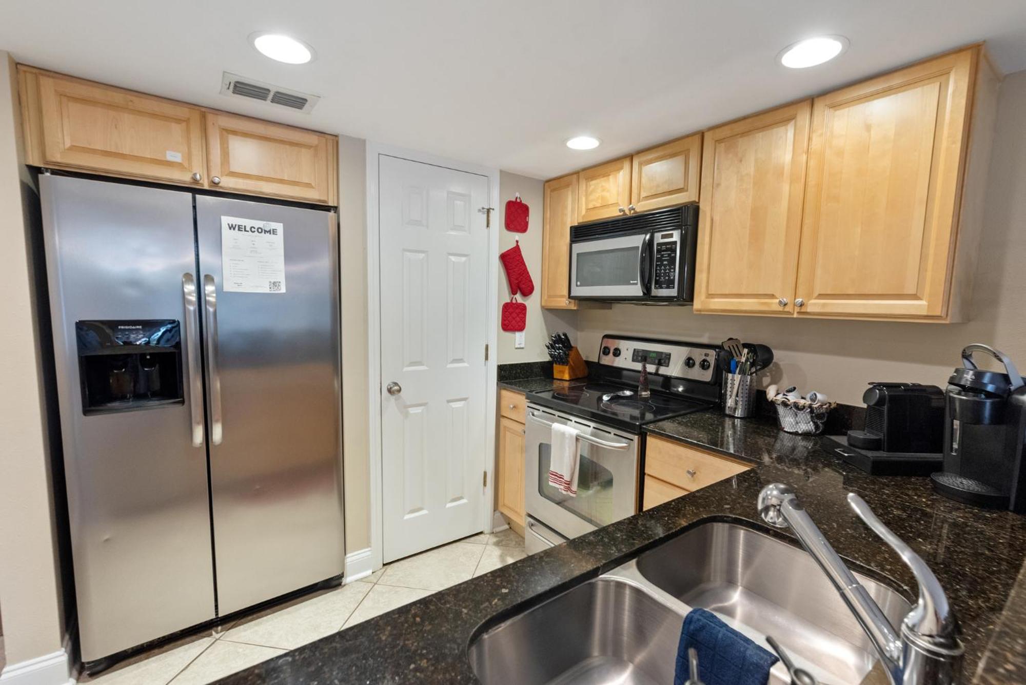 Fun 2 Bed/2 Bath Condo With Pool On Biloxi Beach Bagian luar foto